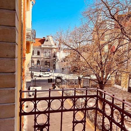 Apartment Friends Central Орадя Экстерьер фото
