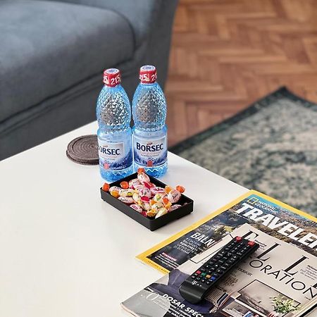 Apartment Friends Central Орадя Экстерьер фото