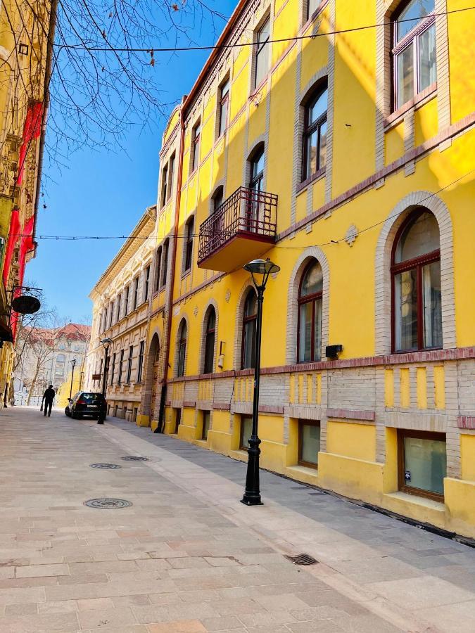 Apartment Friends Central Орадя Экстерьер фото
